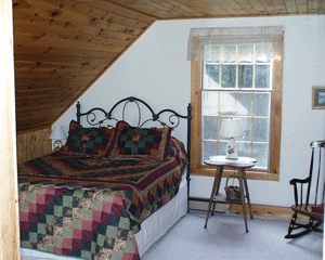 queenrmweb.gif (51026 bytes)